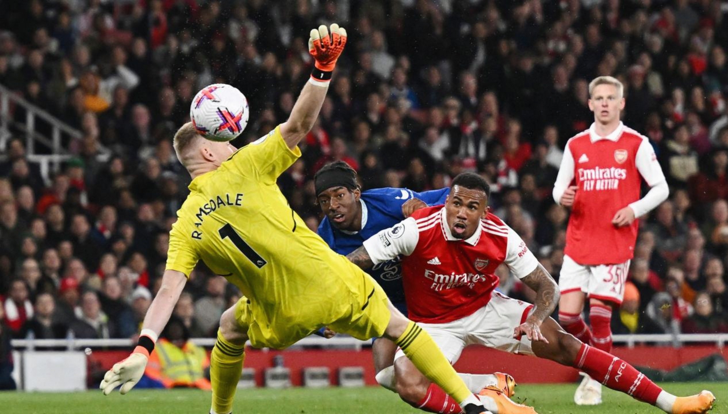 九游娱乐下载-阿森纳中场精彩助攻,带领球队获胜(阿森纳这笔引援太强)